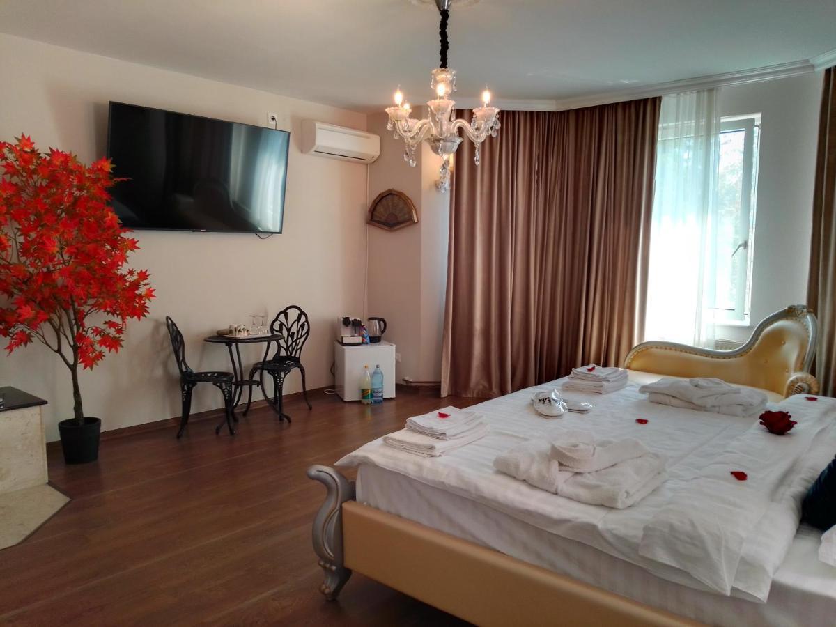 Hotel Casa Maria Roses Râșnov Zewnętrze zdjęcie