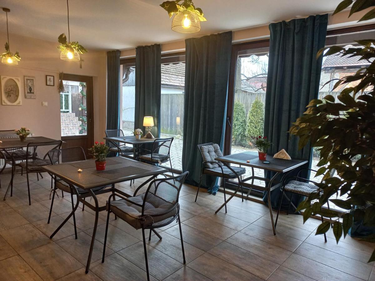 Hotel Casa Maria Roses Râșnov Zewnętrze zdjęcie