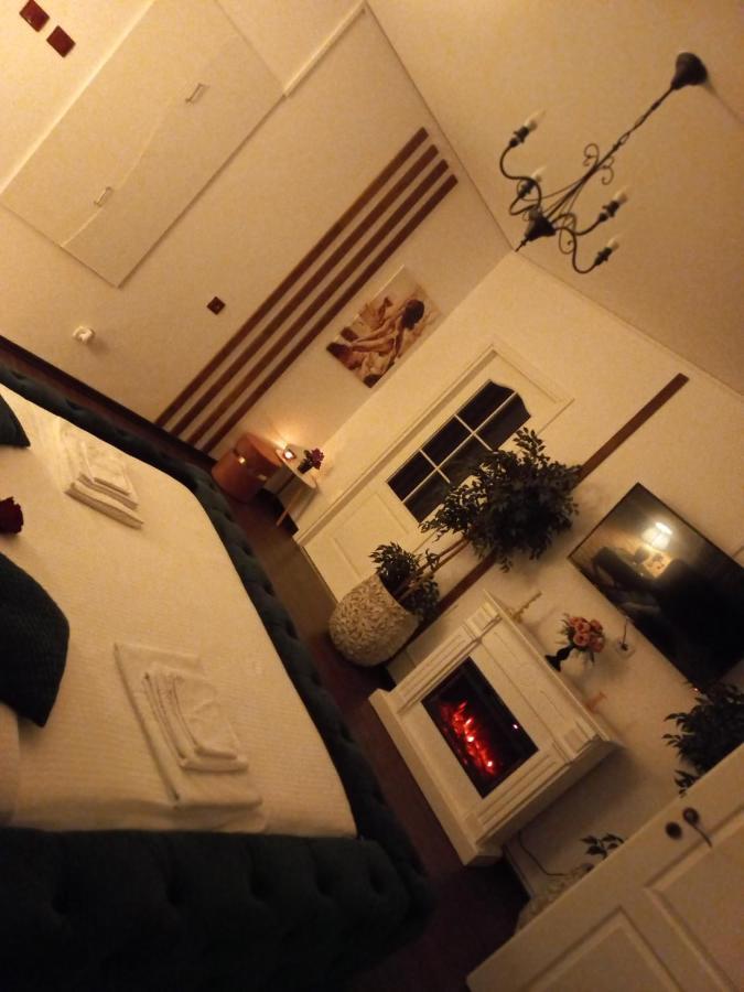 Hotel Casa Maria Roses Râșnov Zewnętrze zdjęcie